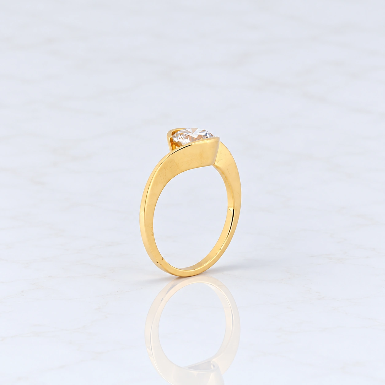 Coral Crest Gold Solitaire Ring - Image 2